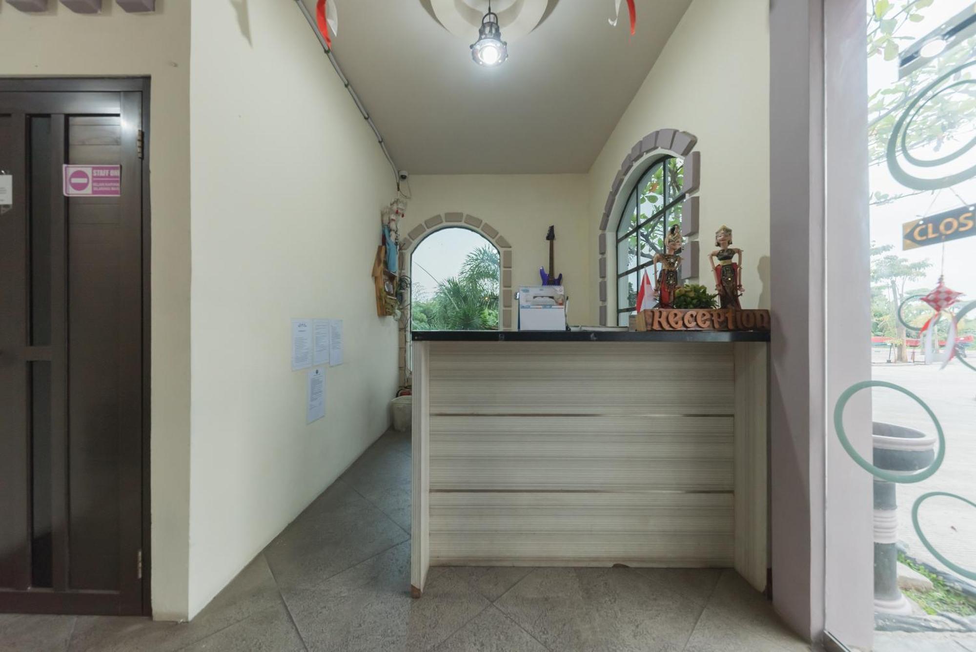 Urbanview Hotel Cianjur City Park By Reddoorz Экстерьер фото
