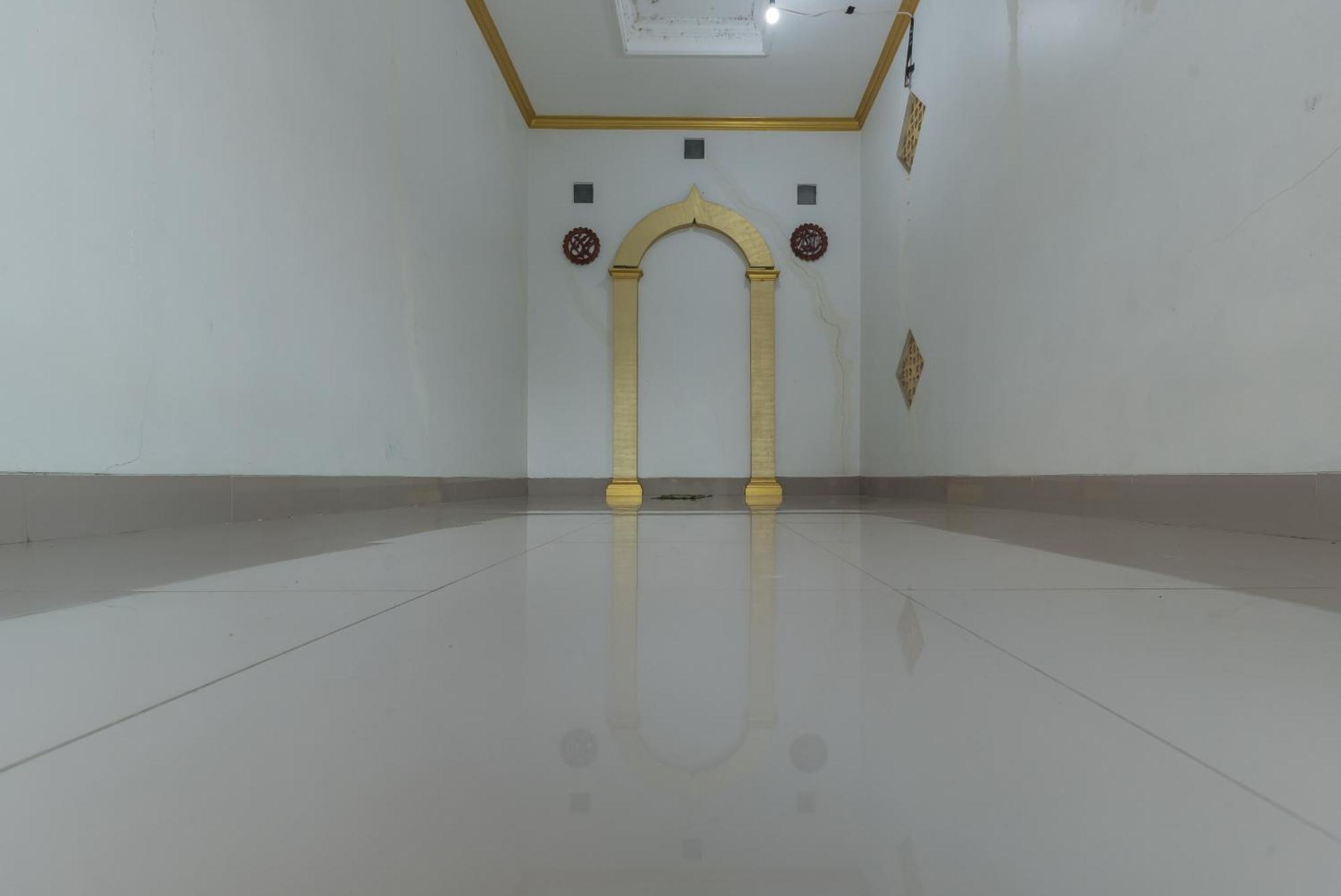Urbanview Hotel Cianjur City Park By Reddoorz Экстерьер фото