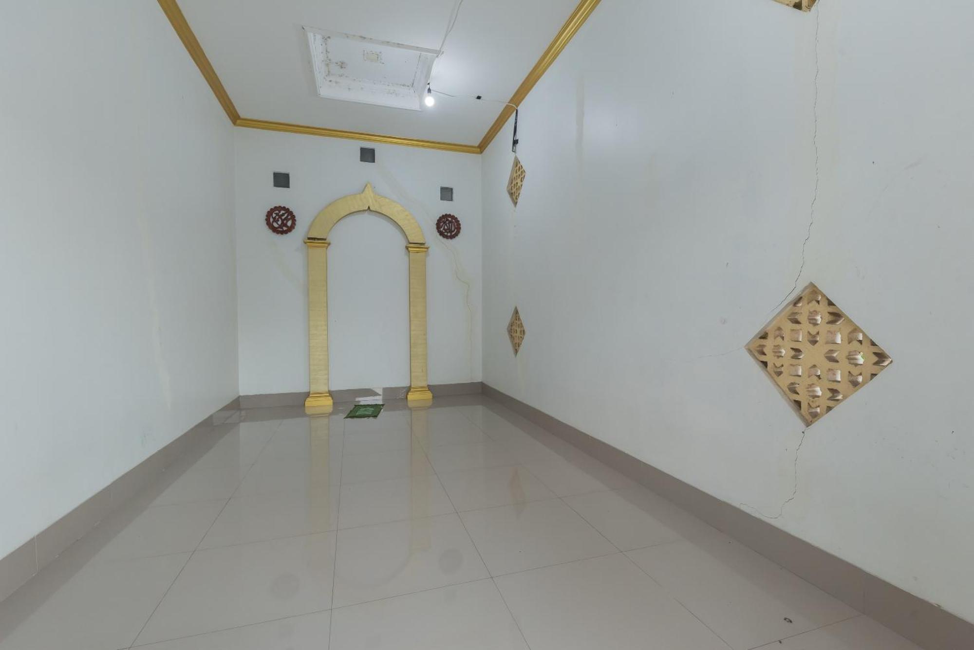 Urbanview Hotel Cianjur City Park By Reddoorz Экстерьер фото