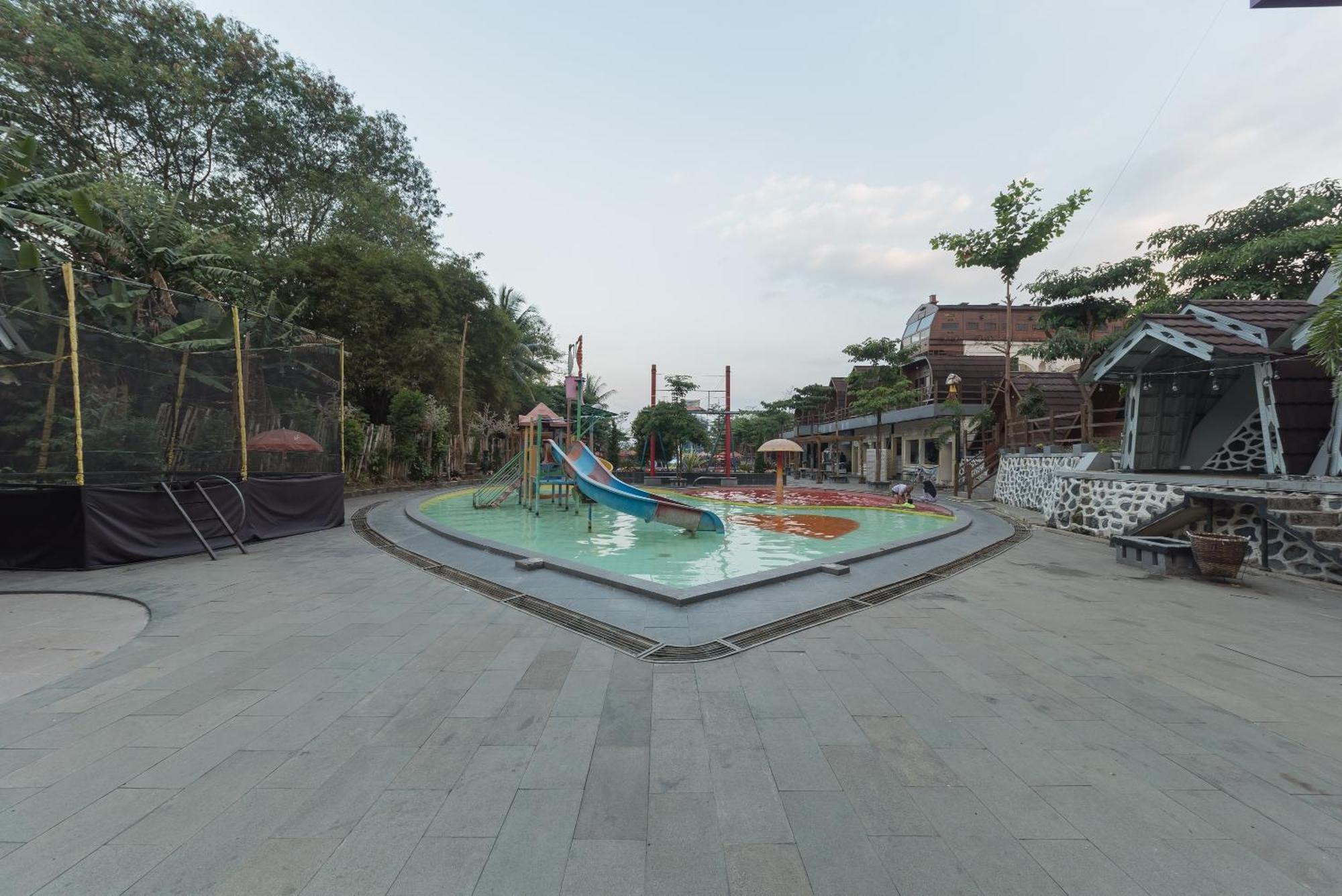 Urbanview Hotel Cianjur City Park By Reddoorz Экстерьер фото