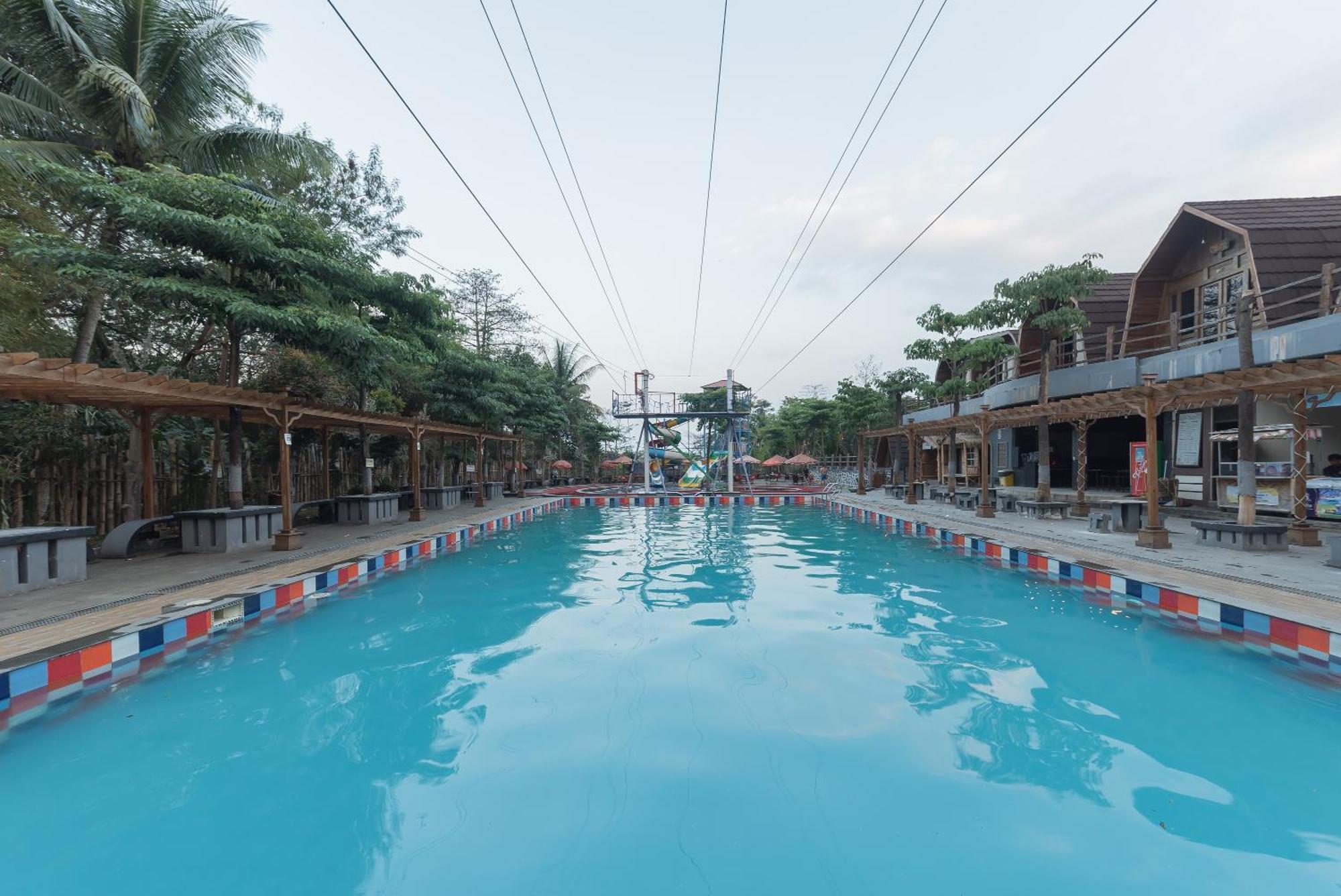 Urbanview Hotel Cianjur City Park By Reddoorz Экстерьер фото