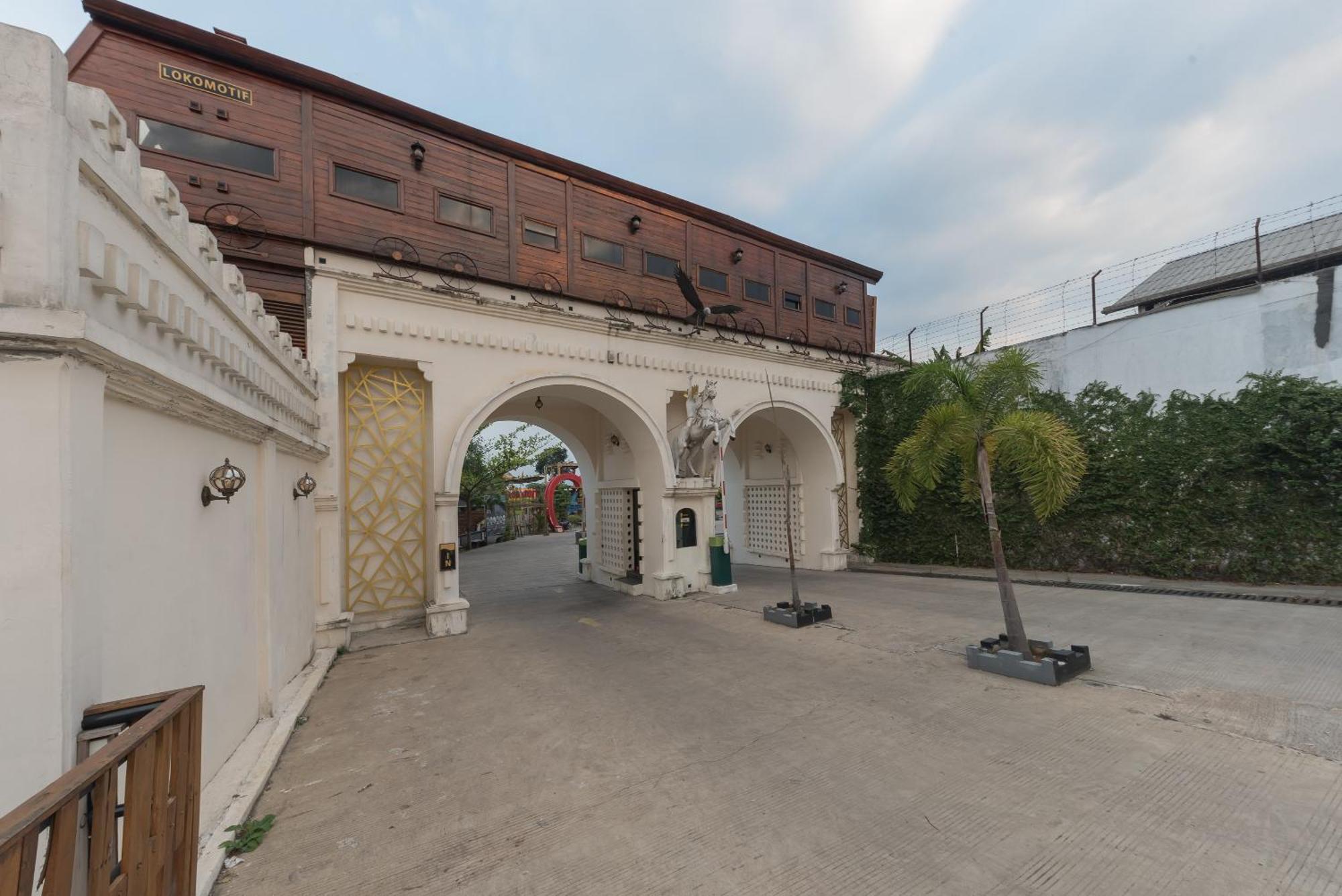 Urbanview Hotel Cianjur City Park By Reddoorz Экстерьер фото